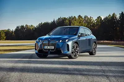 BMW iX xDrive60 2025