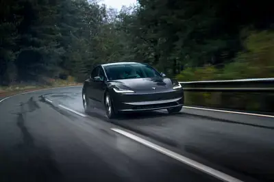 Tesla Model 3 RWD 2025