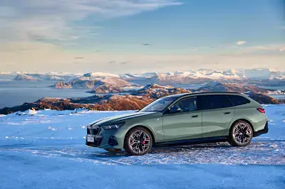 BMW i5 xDrive40 Touring 2025