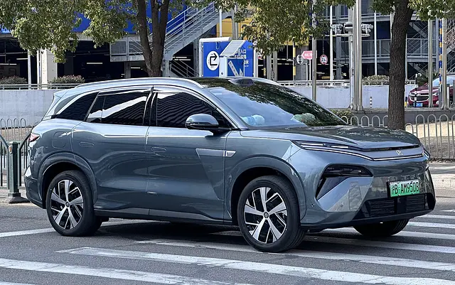 BYD Atto 8 DM-i GL 2026